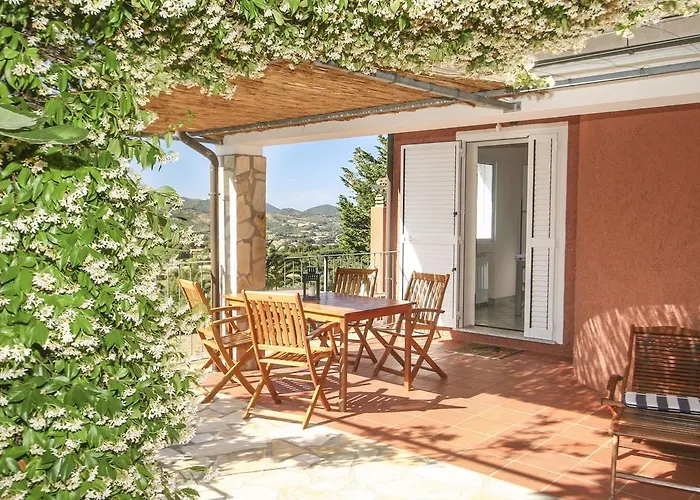 Vakantiehuis Lo Scoglio - Goelba *